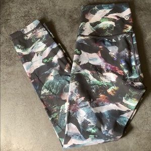 High Waisted Lululemon Mountain Print Leggings